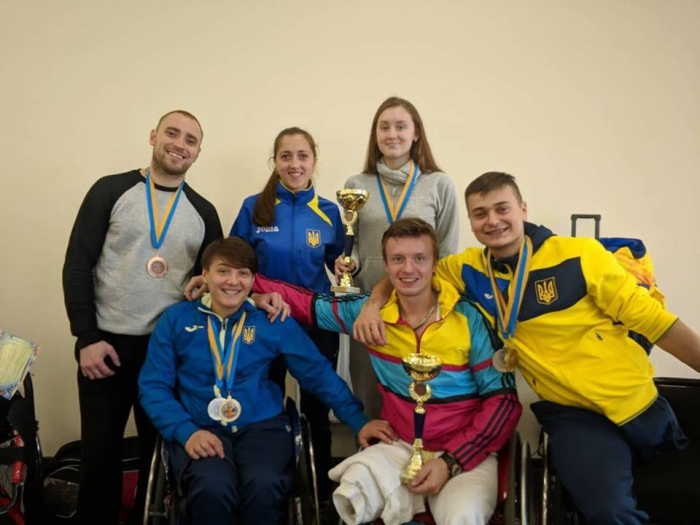 На чемпіонаті України з фехтування на візках, якй минулого тижня відбувся в Конча-Заспі, закарпатські фехтувальники здобули 6 особистих і 3 командні медалі.
