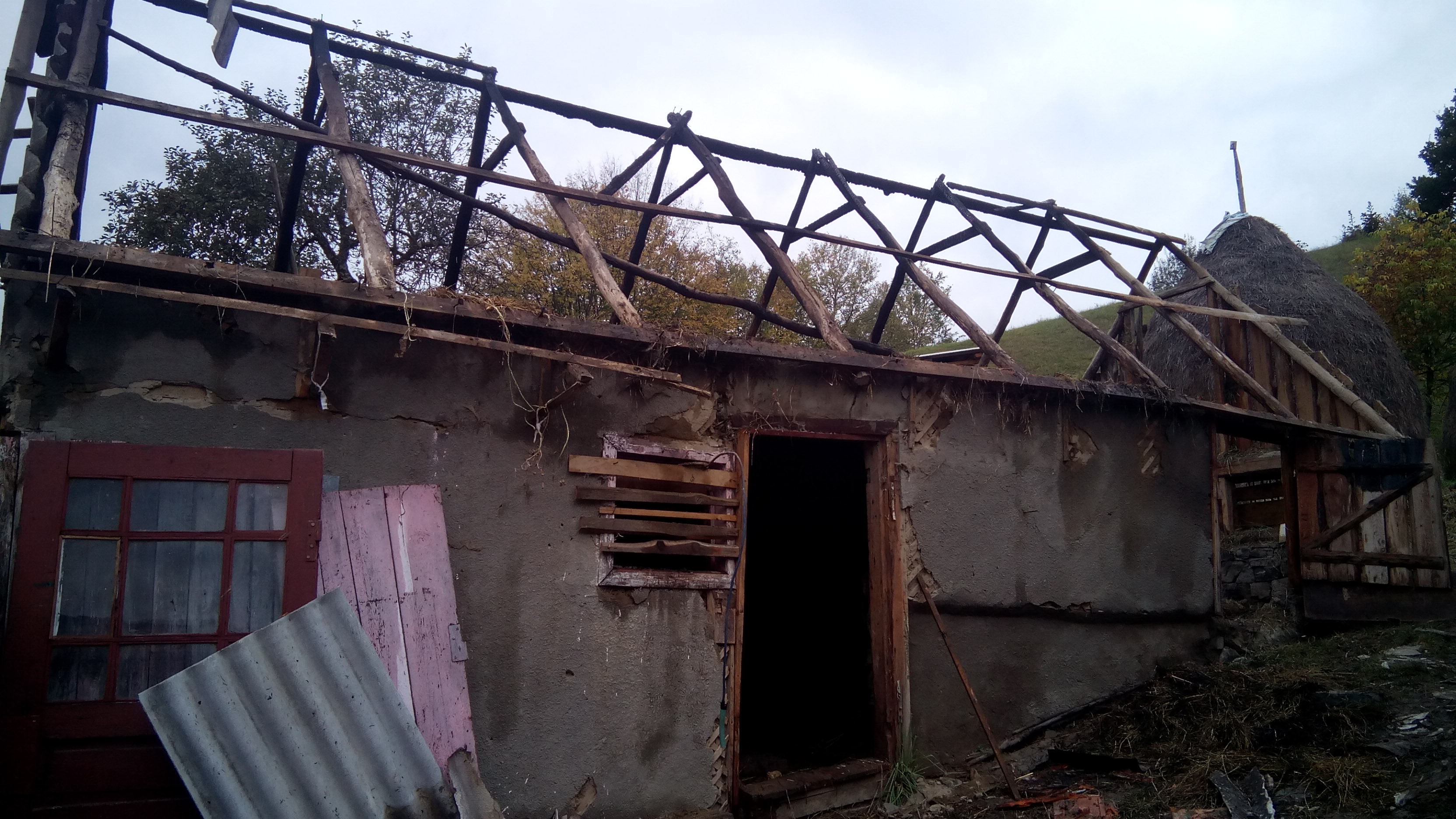 К свалявских спасателей поступило сообщение о пожаре в хозяйственной постройке по адресу: село Дусино, ул Мира.