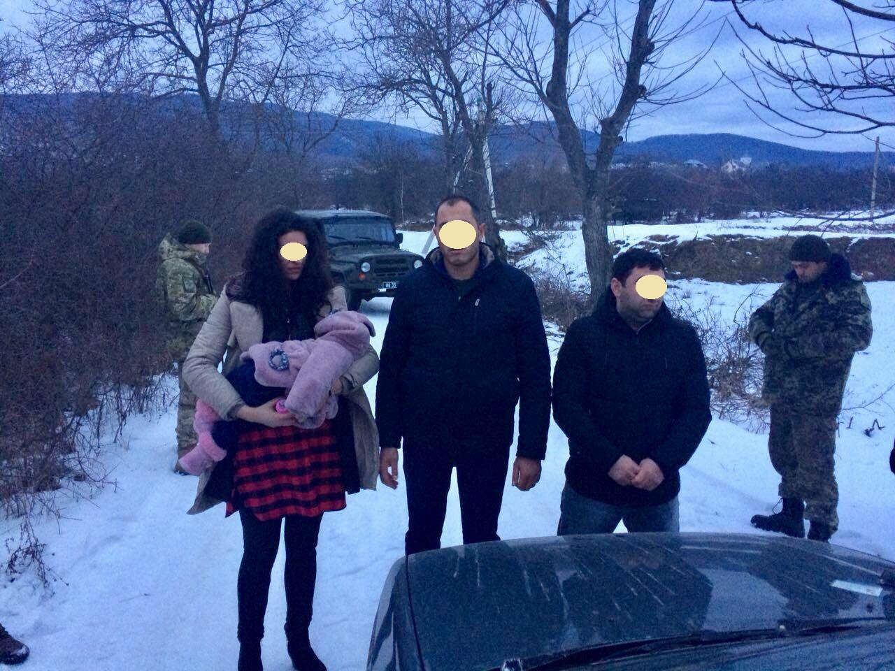Учора ввечері прикордонники Чопського загону спільно зі співробітниками Національної поліції затримали четверо нелегалів.