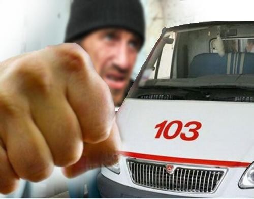 Ночью в 22.54 на пульт управления Закарпатского территориального центра скорой медицинской помощи поступил звонок из села Довге Хустского района.