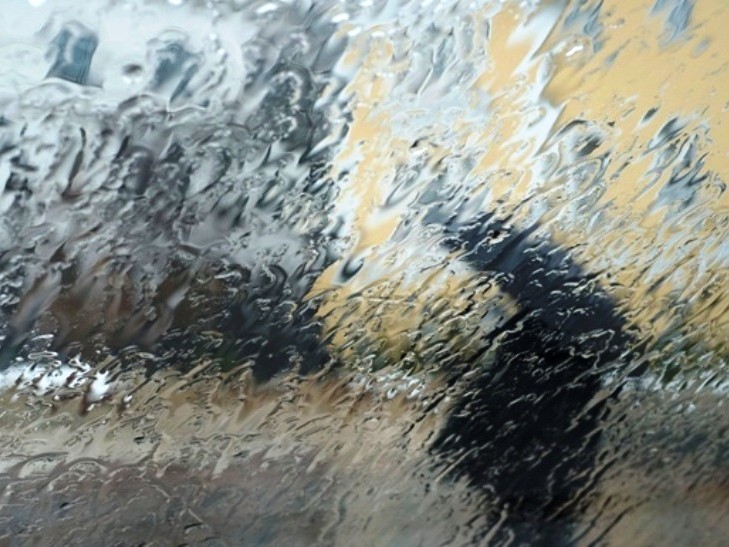 12 травня на Закарпатті хмарно, вночі невеликий дощ, окремі грози, вдень сильні дощі, місцями сильні зливи, грози, подекуди град. На високогір’ї місцями туман. 