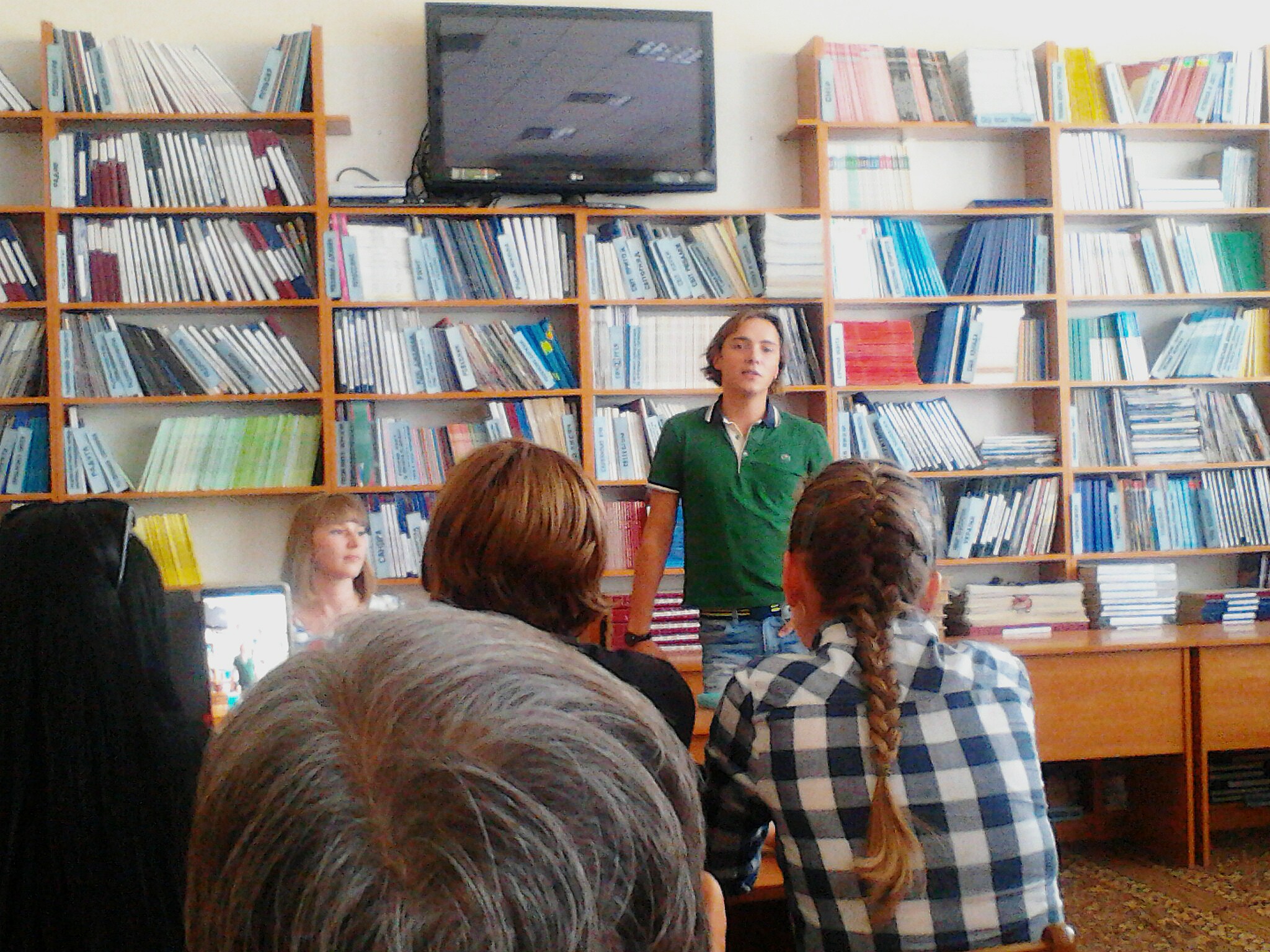 Сьогодні закарпатський письменник Андрій Любка презентував свій роман «Карбід» в Ужгородській обласній бібліотеці.  