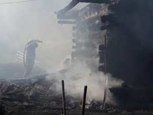 15 квітня о 14:32 до Служби порятунку «101» повідомили про пожежу, яка охопила два приватні житлові будинки в с. Верхній Бистрий Міжгірського району.