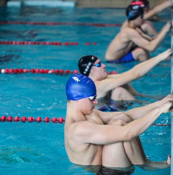 Сьогодні в басейні спорткомплексу «Зінедін» відбулася відкрита першість Закарпатської області з плавання, у якій взяли участь плавці 7 клубів області.