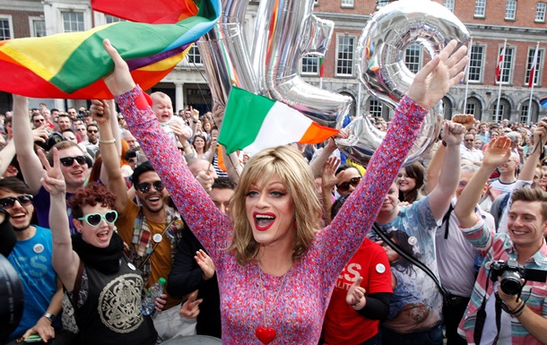 Прихильники легалізації одностатевих шлюбів здобули переконливу перемогу на конституційному референдумі в Ірландії.
