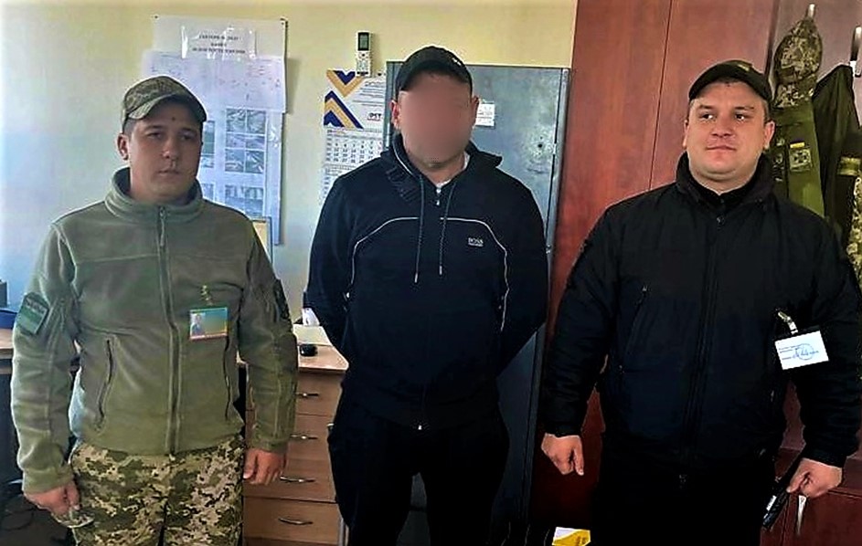 43-річного жителя Тернополя затримали під час спроби виїзду з України. 