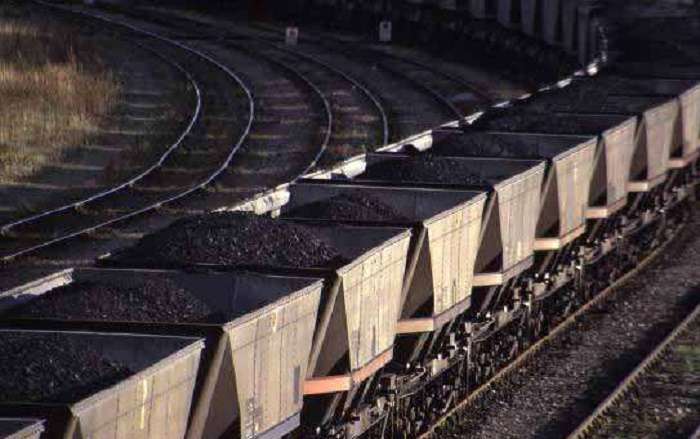 Росія відновила постачання вугілля України.