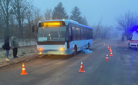 У Луцьку під колесами маршрутки загинула жінка
