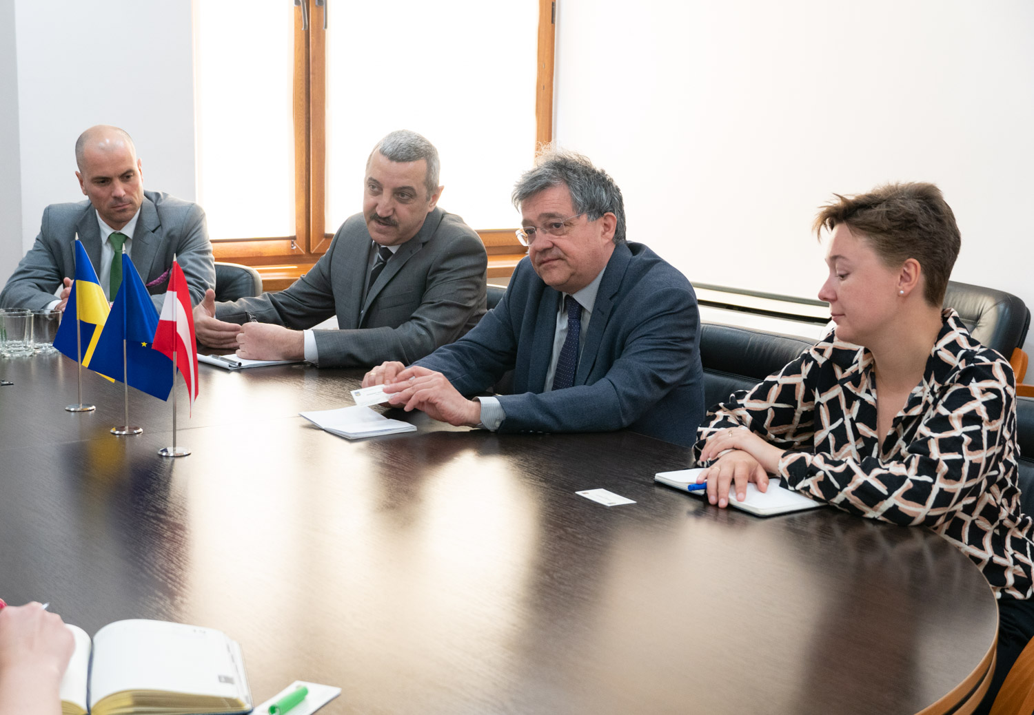 Мэр Ужгорода вчера встретился с послом, главой кризисной группы Посольства Австрии в Украине Флорианом Раунигом.