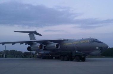 Непал дозволив українському літаку посадку для евакуації людей, але сам літак отримав поломку дорогою в Делі.