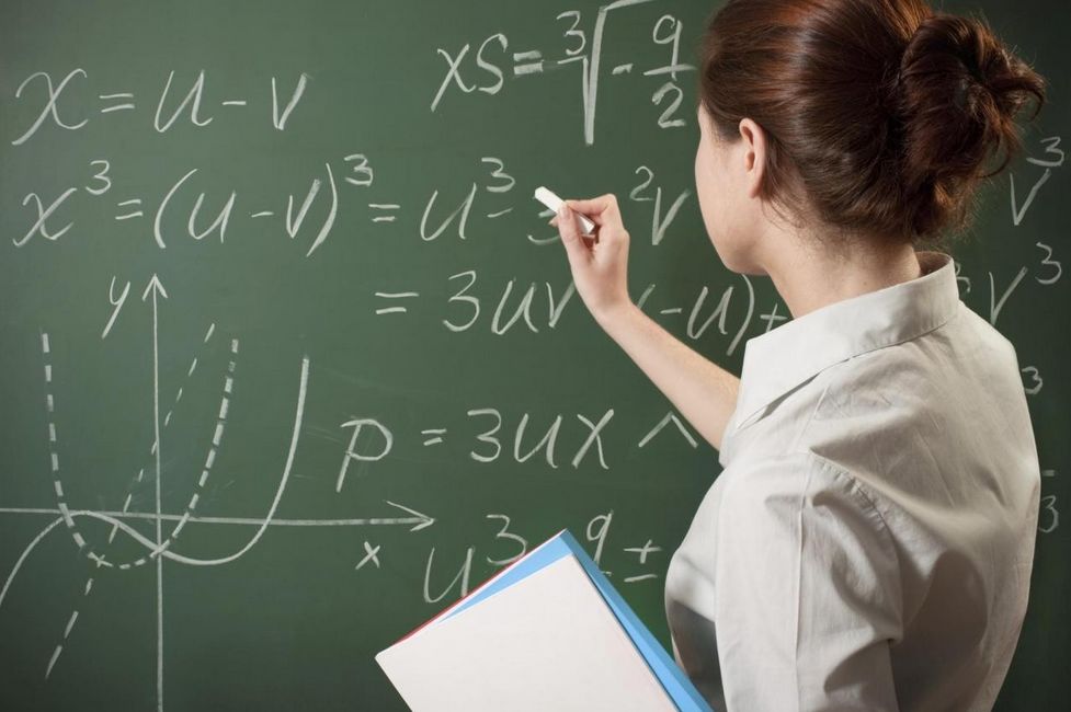 Репетитор з математики – професій не викладання у зручний час