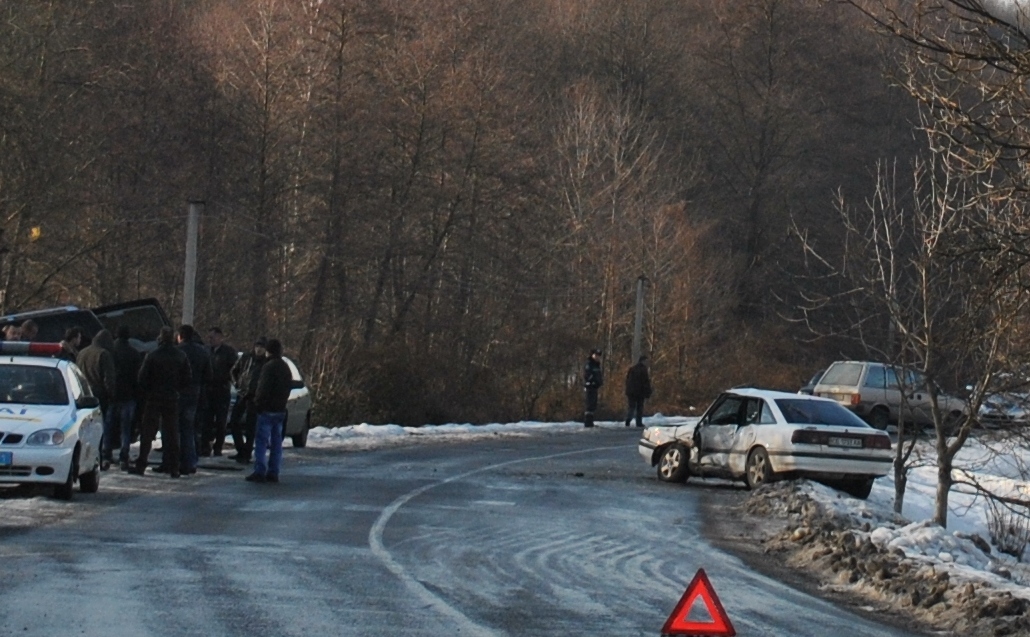 Аварія сталась сьогодні на відрізку дороги Виноградів – Велика Копаня у районі села Мала Копаня.