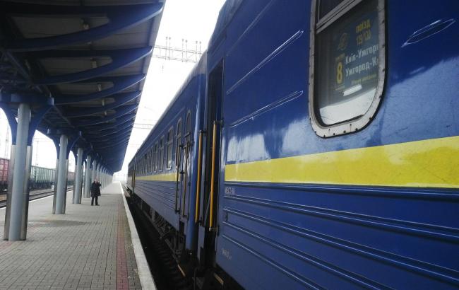 В УЗ розповіли, з чим пов'язані проблеми з пасажирськими перевезеннями на залізничному напрямку Київ-Ужгород.