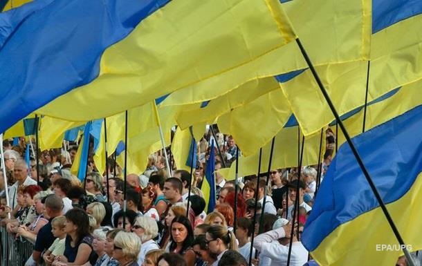 Сегодня Конституции Украины 25 лет. Это единственный официальный праздник, закрепленный в самой Конституции.