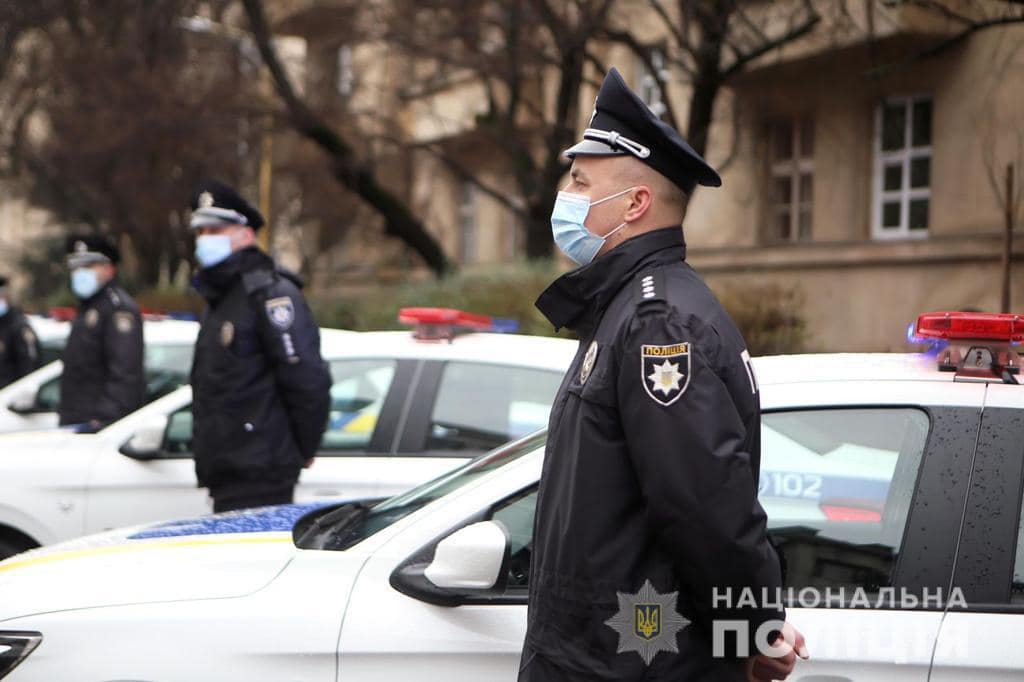 Вручення службового транспорту відбулося на території Головного управління Національної поліції в Закарпатській області. 