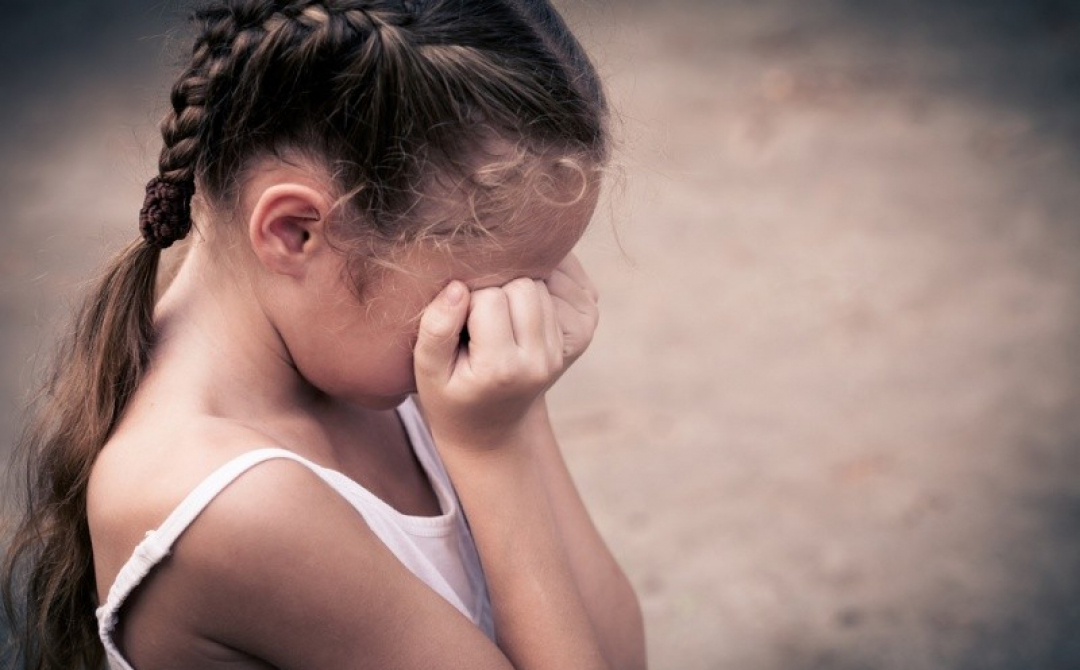 На Тячівщині дві потерпілі дівчинки були вилучені з родини через сексуальне насильство від батька.