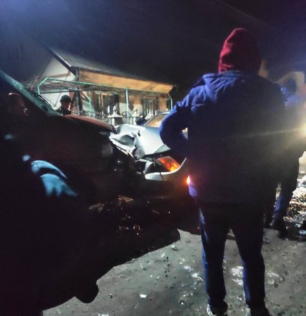 У селі Грушово сталася ДТП за участі двох авто, які зіткнулися лоб у лоб.
