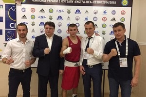Чотири українські боксери вийшли в фінал чемпіонату Європи