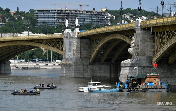 У Будапешті виявили тіла ще двох жертв катастрофи прогулянкового катера на Дунаї.