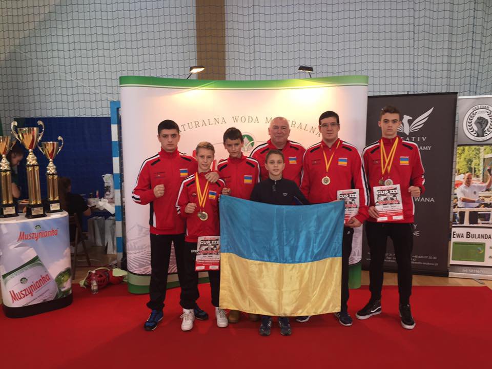 Закарпатські кікбоксери здобули золоті медалі на турнірі в Польщі