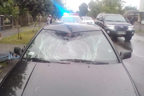 Слідчі Перечинського відділення поліції з‘ясовують подробиці ДТП, що трапилося вчора у місті. За фактом аварії розпочато слідство.