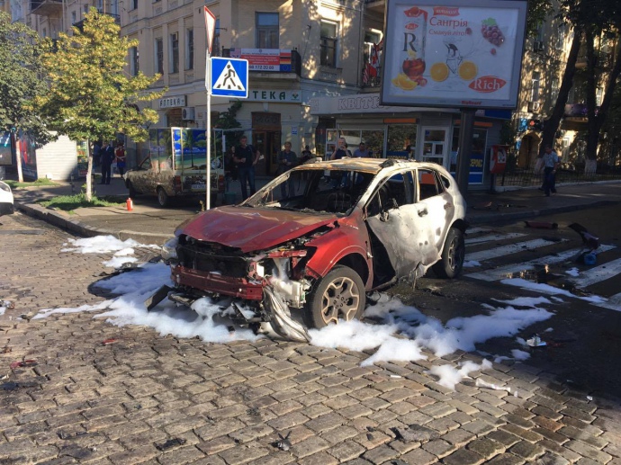 Від вибуху авто у центрі Києва загинув журналіст Шеремет / ФОТО