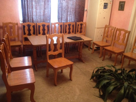 Сотрудники Мукачевского отделения полиции разыскали двух мужчин, которые похитили из гостиницы в селе Клячаново стулья, столы и батареи.