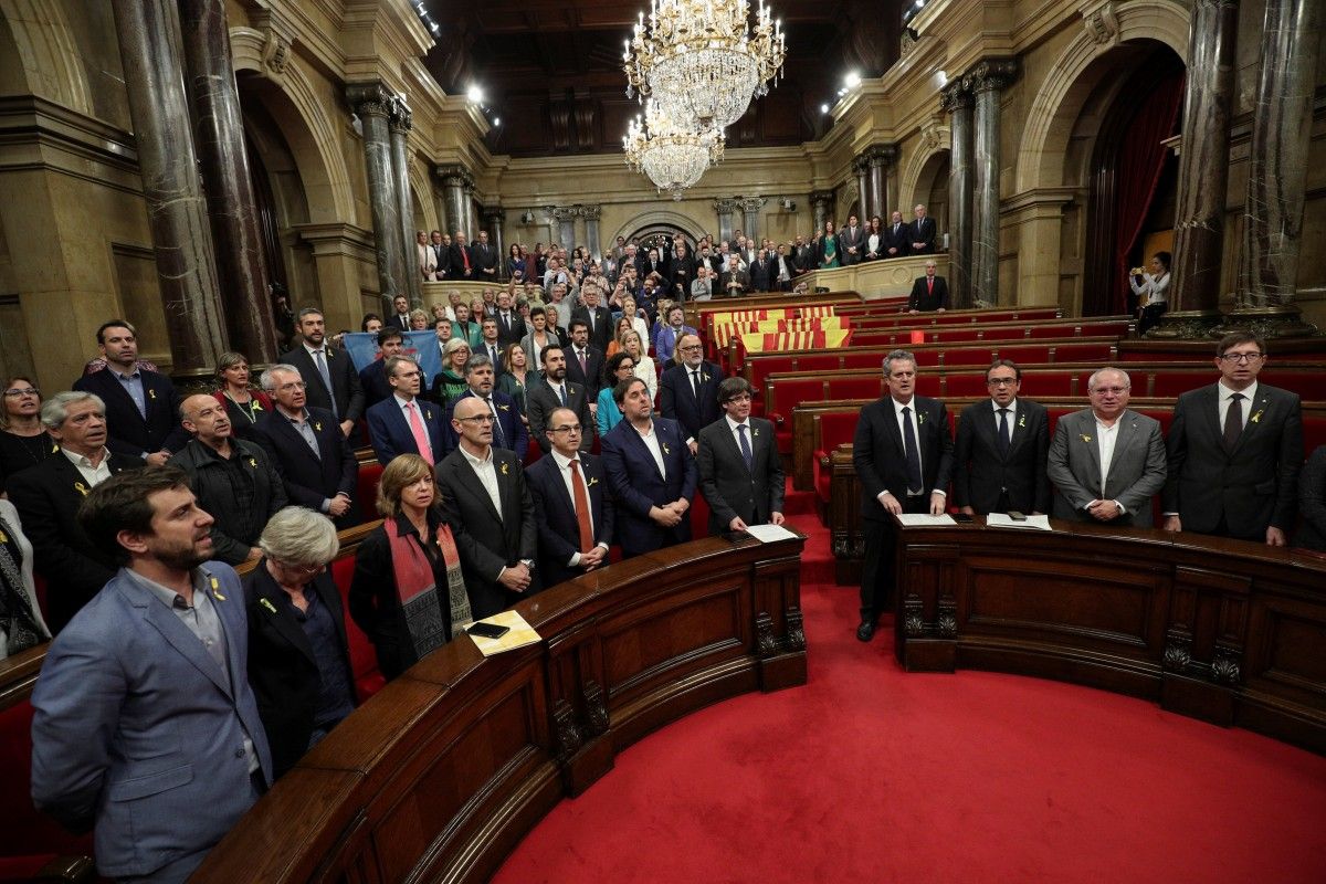 Парламент Каталонії скасував засідання після рішення влади Іспанії, що підтверджує, що регіональний законодавчий орган прийняв рішення Мадрида про його розпуск. 

