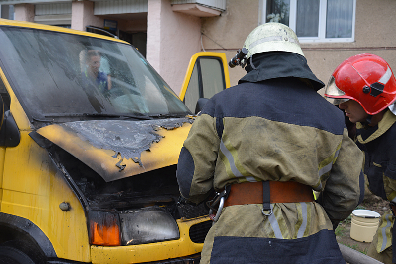 Сьогодні вранці мукачівські та ужгородські рятувальники виїжджали для гасіння пожеж у транспортних засобах.