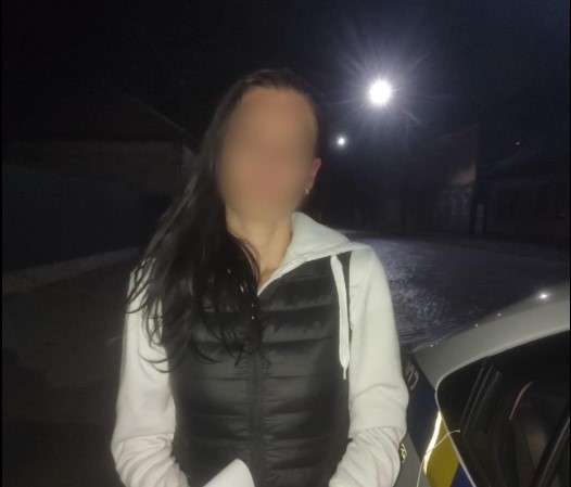 Yesterday, at about 10 p.m., on Dukhnovycha Street in Mukachevo, patrol police officers stopped a VAZ car driven by a woman. She violated the Traffic Rules.