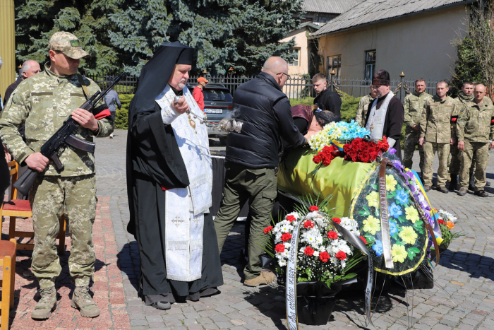 Защитник Украины, младший сержант Валентин Деревенский похоронен в Ужгороде