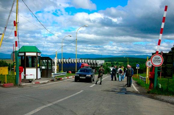 Закарпатцам упростили пересечение границы со Словакией