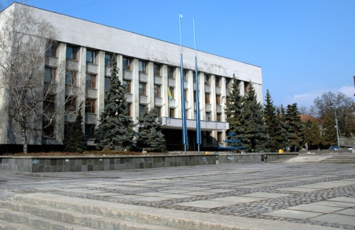 На посаду керуючого справами міськвиконкому Ужгородської міської ради призначено Олену Макару. За таке рішення проголосували більшість депутатів.
