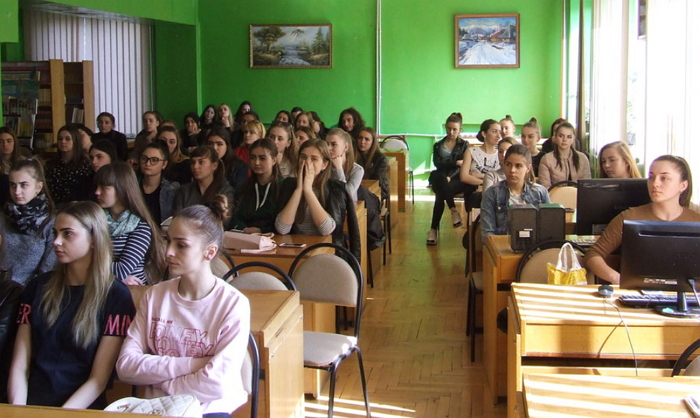 Сьогодні у студентів випускних курсів Ужгородського коледжу культури і мистецтв відбудеться розподіл на роботу.