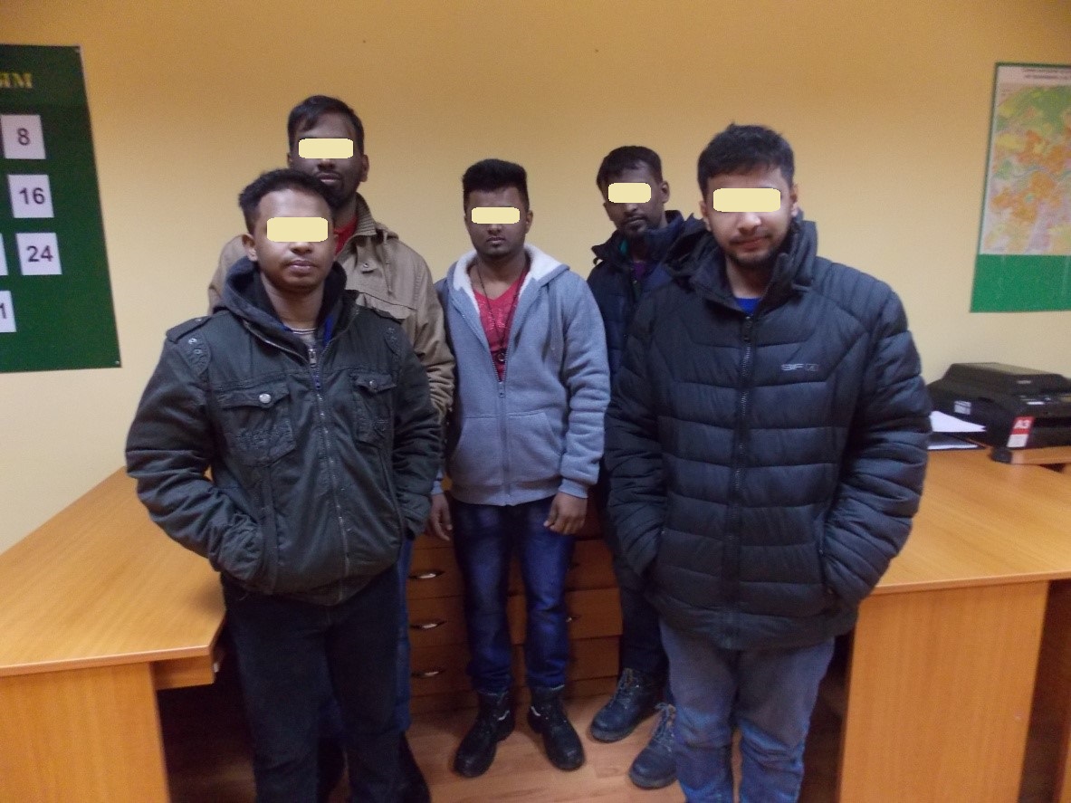 В Ужгороді затримали п'ятьох нелегалів зі Шрі-Ланки, які хотіли потрапити до Швейцарії / ФОТО