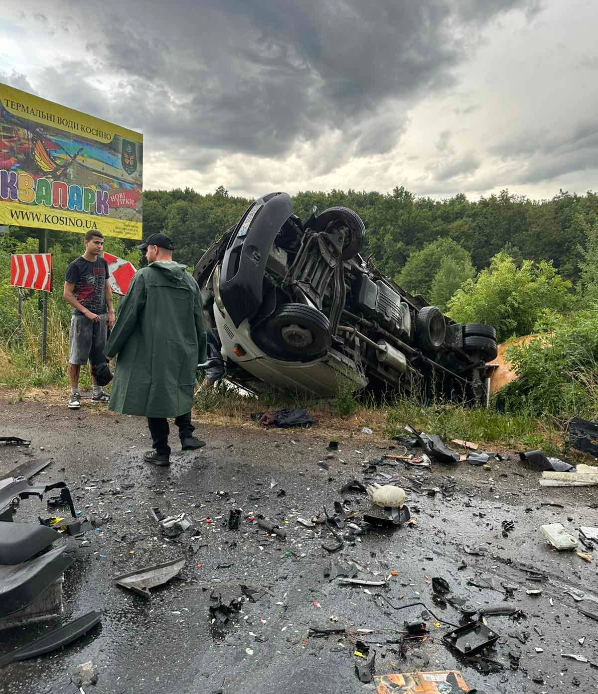 Шокуюча автотроща в області: закарпатські медики врятували життя після ДТП біля села Гать (ФОТО)