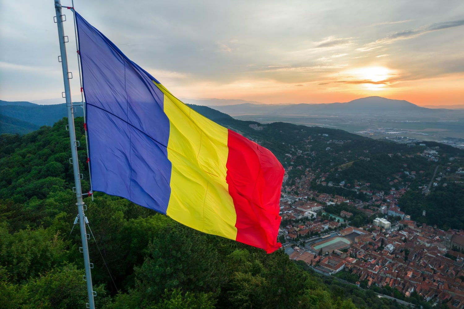 Румунський Національний комітет з надзвичайних ситуацій вирішив посилити заходи захисту населення в районах поблизу українських міст, які обстрілює Росія.