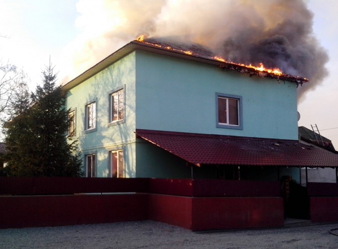 Сообщение о пожаре в двухэтажном здании ресторана, в с. Большая Копаня поступило в оперативно-спасательной службы Виноградовского района 2 февраля в 08:24.