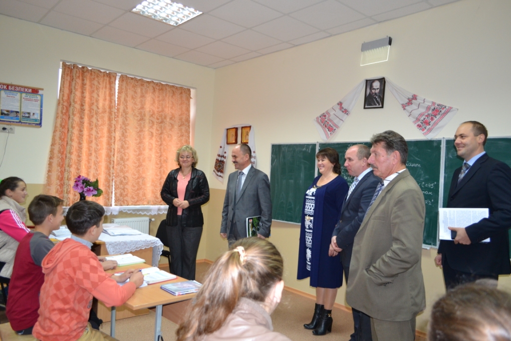 Сьогодні 23 жовтня , голова Закарпатської обласної державної адміністрації Василь Губаль перебуває з робочим візитом у Тячівському районі . 