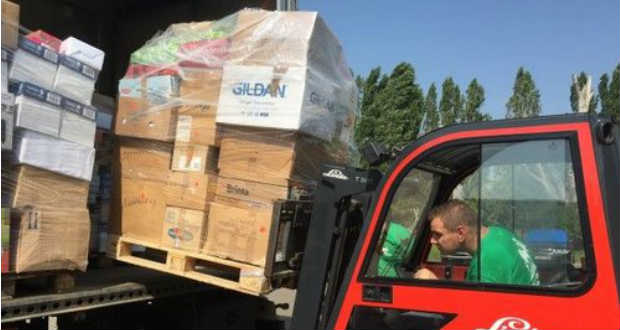 Гуманітарний вантаж вартістю 5 мільйонів форинтів (близько 400 тисяч гривень) відправила закарпатським ліцеям Угорська реформатська служба допомоги (УРСД).