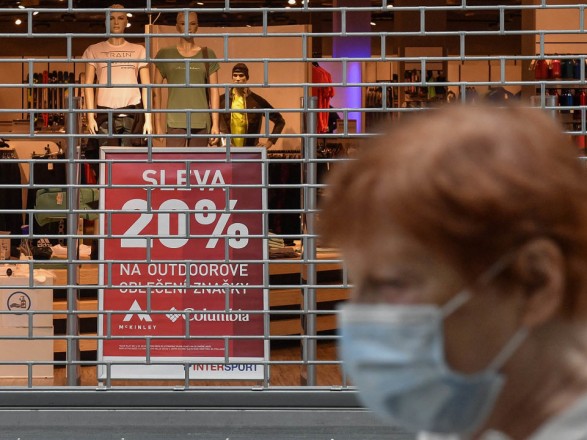 Президент Чехії Мілош Земан висловився за запровадження обов’язкової вакцинації від коронавірусу.


