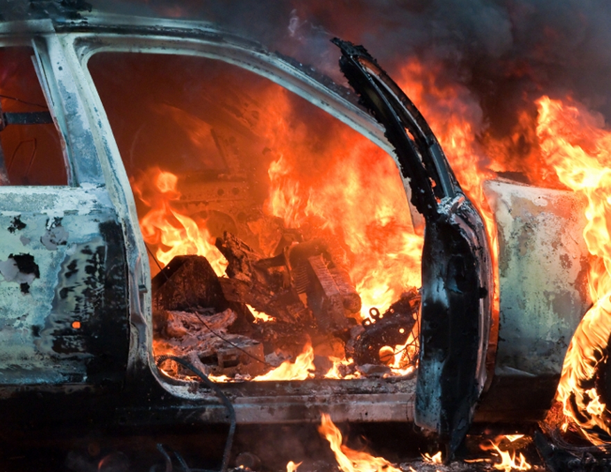 Внаслідок підпалу, автомобіль було повністю знищено вогнем.