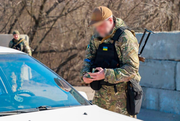 В Україні обговорюють вручення повісток військовозобов'язаним через популярні месенджери. 