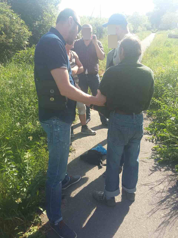 Наркотики изъяли у иностранного гражданина на украинско-венгерской границе на КПП 