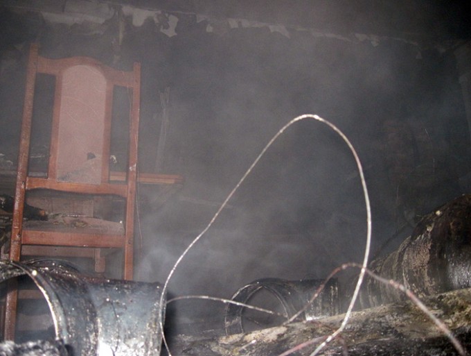 У ніч на 21 квітня в с. Залужжя Мукачівського району пожежа охопила будівлю кафе-магазину. На момент появи вогню в приміщенні нікого не було. 