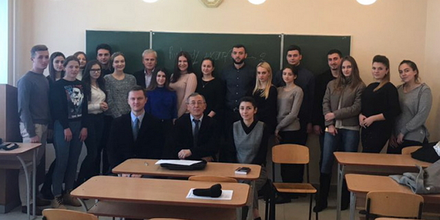 Під час постійного наукового семінару на юридичному факультеті Ужгородського національного університету.