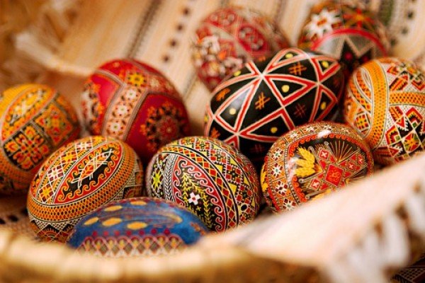 С древних времен у наших предков было яйцо, символизирующее жизнь, весеннее пробуждение и плодородие.