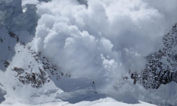 Протягом кількох днів на високогір’ї утримується третій рівень лавинної небезпеки.


