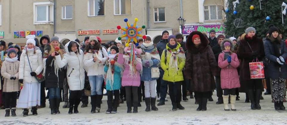 В воскресенье, 8 января, в Дрогобыче на площади Рынок установлен рекорд Украины по самому массовому исполнению колядки. 