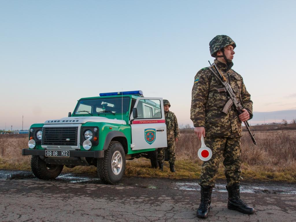 Закарпатські прикордонники затримали 2 кавказців